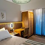 فندق مبيت وإفطار Villaskalaurla 4*