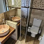 فندق مبيت وإفطار Villaskalaurla