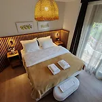 Villaskalaurla فندق مبيت وإفطار 4*