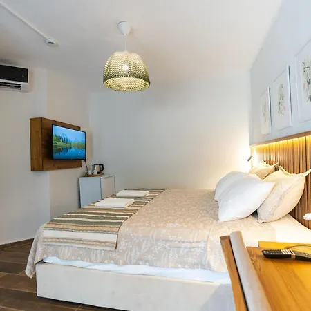 فندق مبيت وإفطار Villaskalaurla 4*