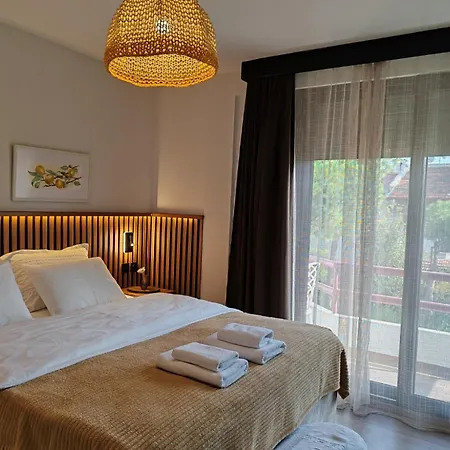 Villaskalaurla Couette-café 3*