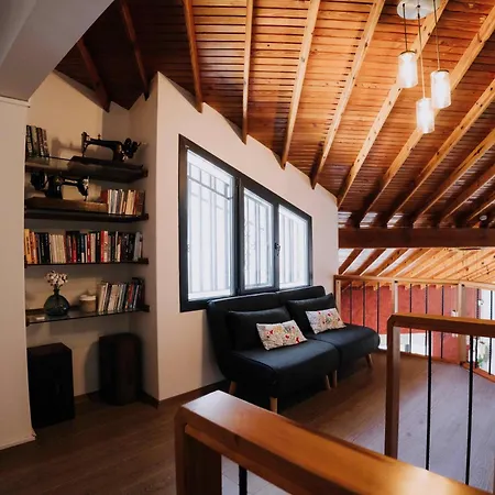 Villaskalaurla Couette-café